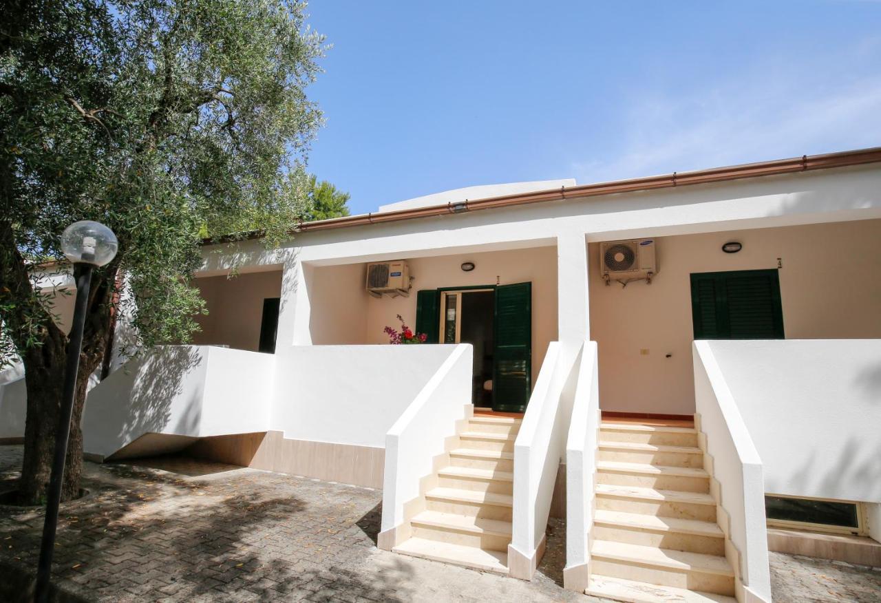 Baia Di Campi Hotel Vieste Exterior photo